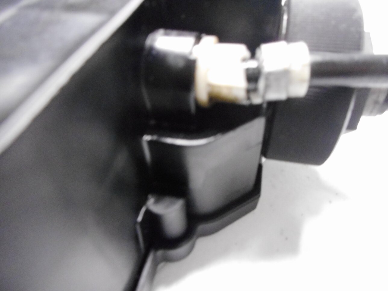 Thumbnail 9: 2008 BMW X5 (E70) EMERGENCY PARKING BRAKE ACTUATOR MOTOR w/ CABLES