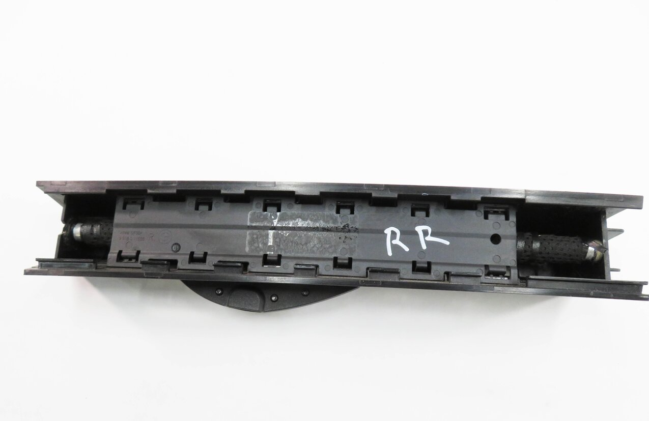Thumbnail 6: 11-16 BMW 528i 535i 550i (F10) RIGHT REAR DOOR QUARTER VENT WINDOW PRIVACY SHADE
