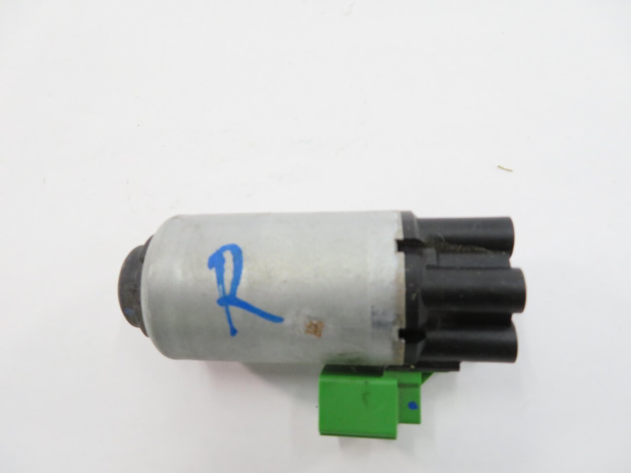 Thumbnail 6: 2011 BMW 535i (F10) RIGHT FRONT PASSENGER POWER SEAT ADJUSTMENT MOTOR SET-3