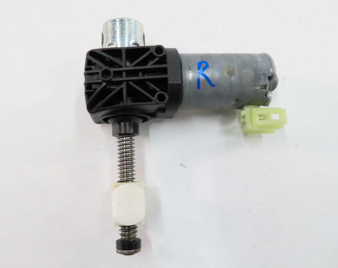 Thumbnail 8: 2011 BMW 535i (F10) RIGHT FRONT PASSENGER POWER SEAT ADJUSTMENT MOTOR SET-3