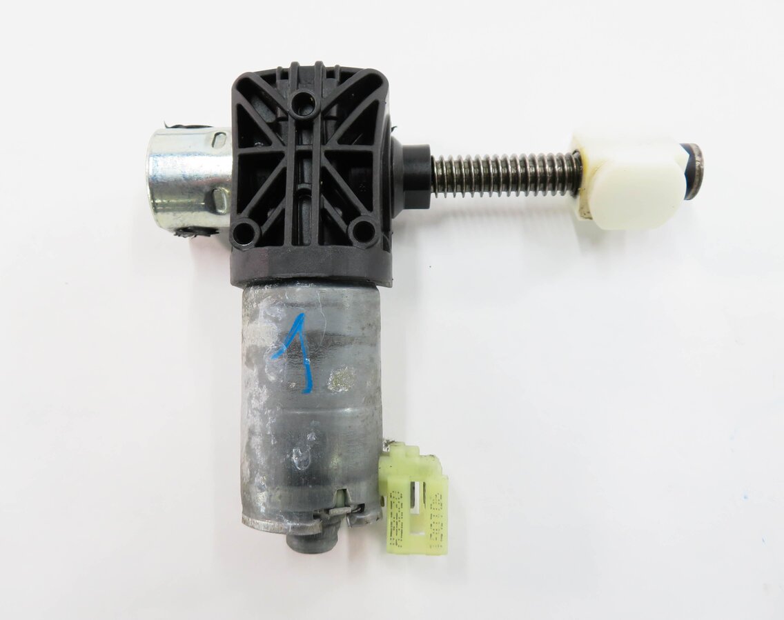 Thumbnail 7: 2011 BMW 535i (F10) LEFT FRONT DRIVER POWER SEAT ADJUSTMENT MOTOR SET-3