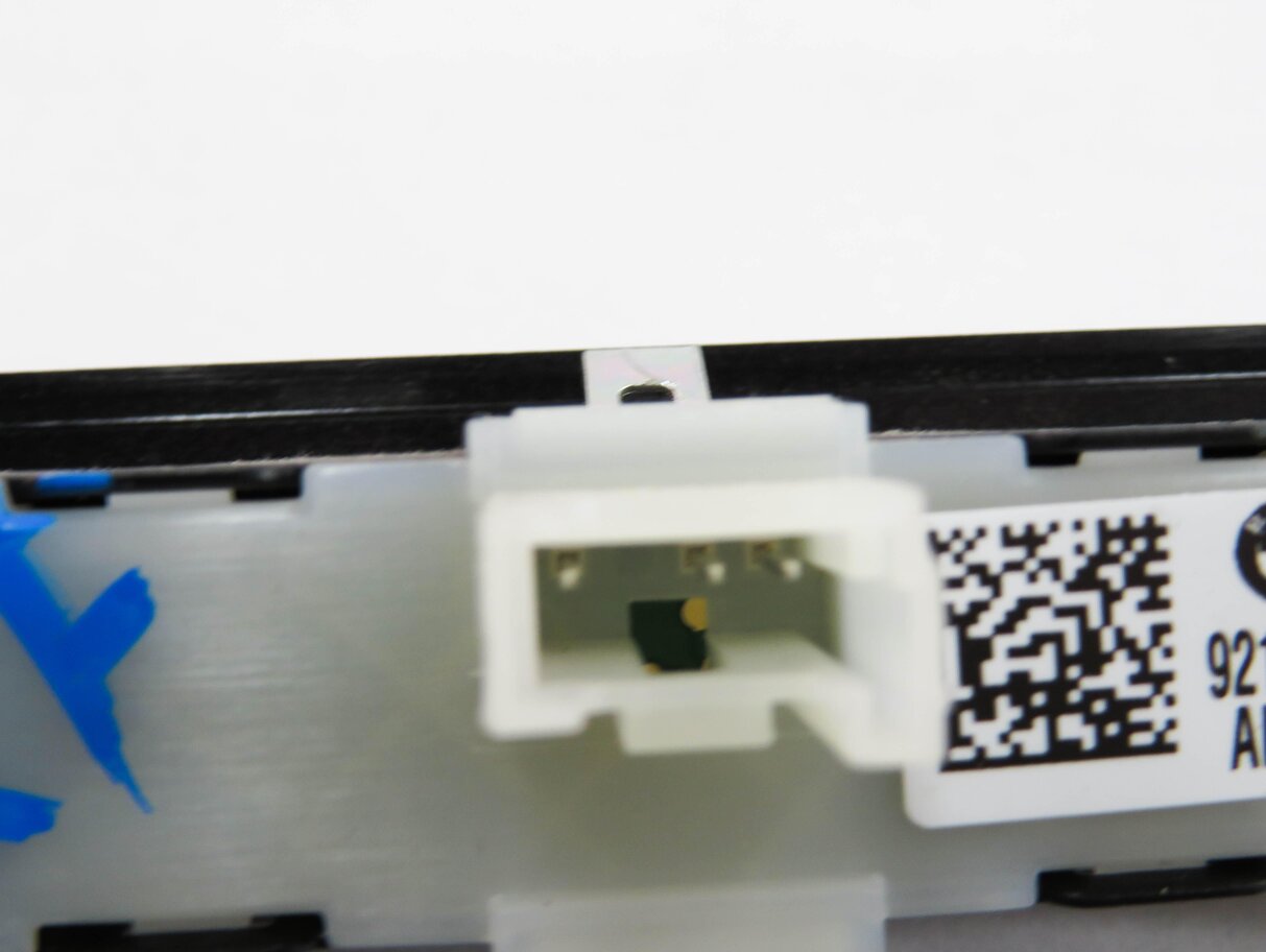 Thumbnail 6: 2013 BMW 740i (F01) RIGHT FRONT PASSENGER MEMORY SEAT POSITION SWITCH BUTTON