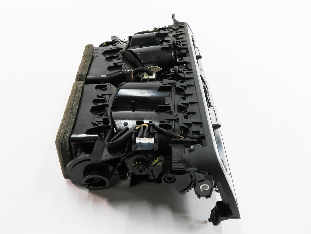 Thumbnail 5: 2013 BMW 740i (F01) CENTER DASH HEATER A/C AIR VENT w/ HAZARD & LOCK SWITCH