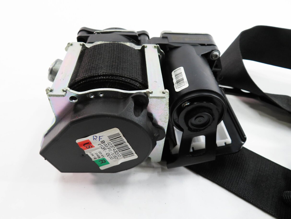Thumbnail 2: 13-15 BMW 740i 750i 760i (F01 F02 F04) RIGHT FRONT SEATBELT RETRACTOR (BLACK)