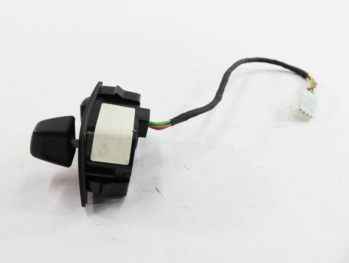Thumbnail 3: 2013 BMW 740i (F01) HEATED STEERING ADJUSTMENT SWITCH BUTTON
