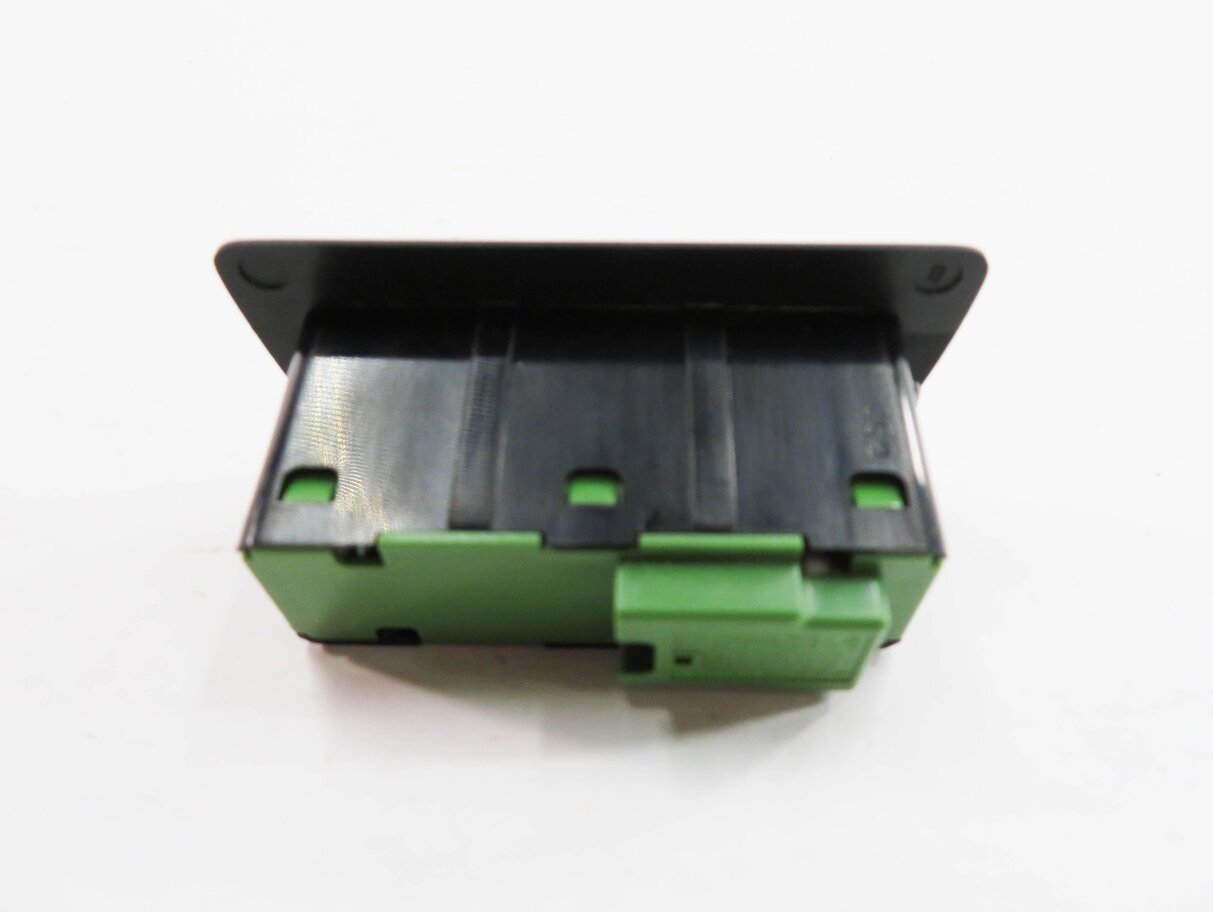 Thumbnail 4: 2013 BMW 740i (F01) TRUNK LOCK SWITCH BUTTON