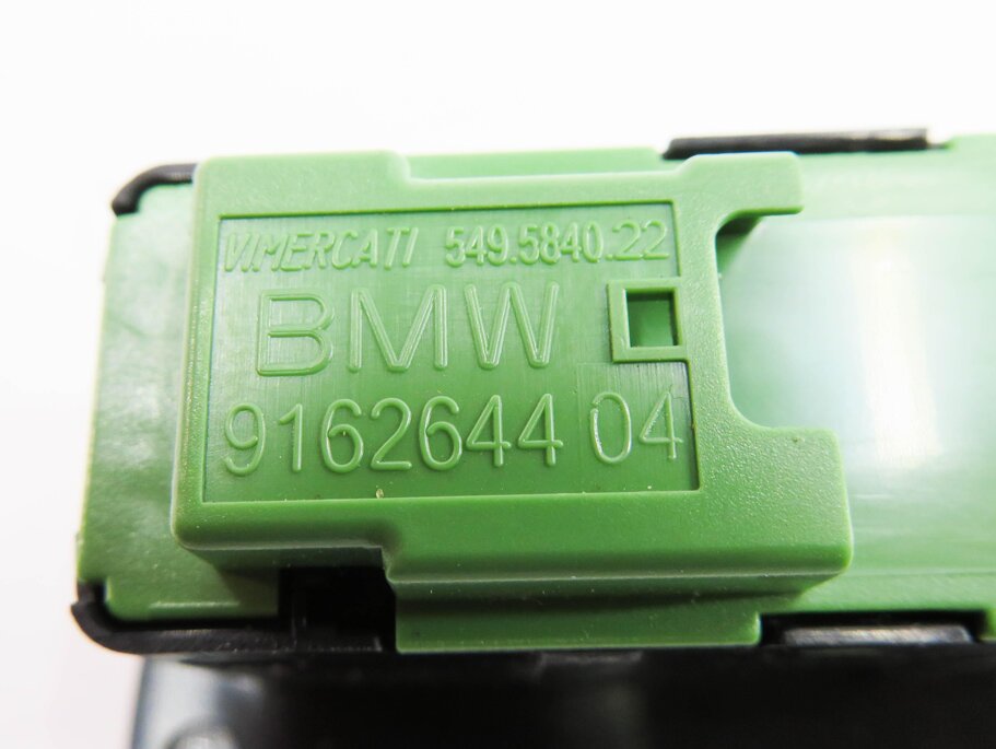 Thumbnail 7: 2013 BMW 740i (F01) TRUNK LOCK SWITCH BUTTON