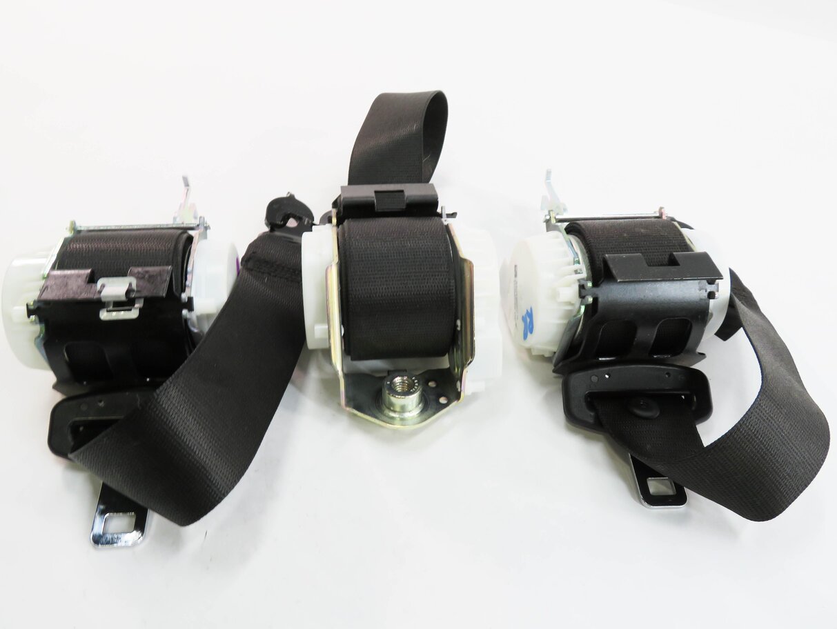 Thumbnail 2: 2013 BMW 740i (F01) REAR SEAT - SEATBELT RETRACTOR SET-3 (BLACK)