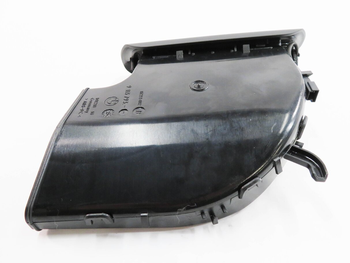 Thumbnail 4: 2013 BMW 740i (F01) LEFT REAR PILLAR HEATER A/C AIR VENT (BLACK)
