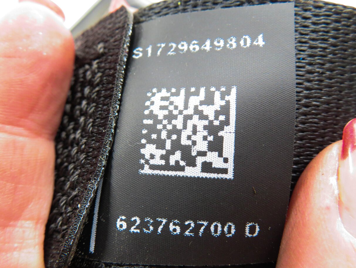 Thumbnail 10: 13-15 BMW 740i 750i 760i (F01 F02 F04) LEFT DRIVER SEATBELT RETRACTOR (BLACK)