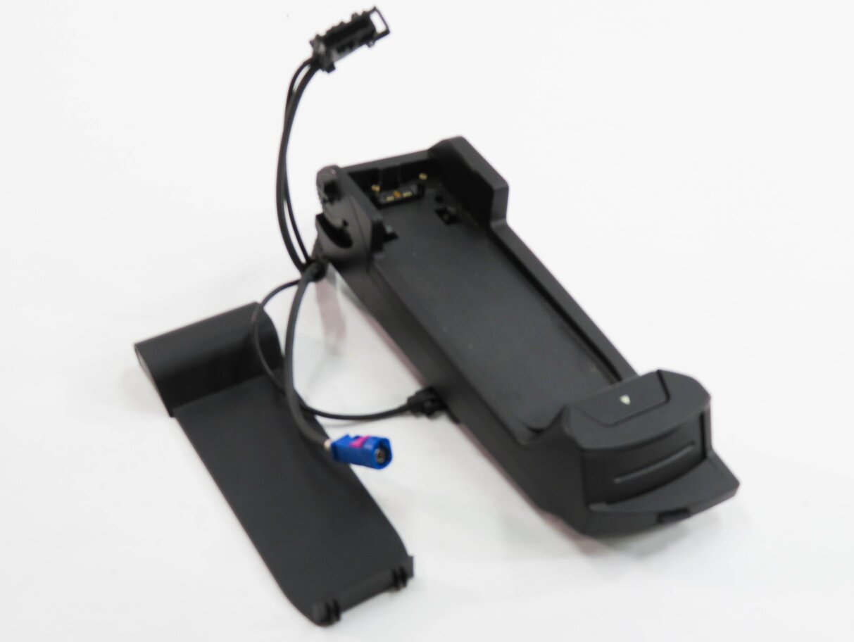 Thumbnail 2: 2013 BMW 740i (F01) FRONT CENTER CONSOLE CELL PHONE SNAP IN CRADLE