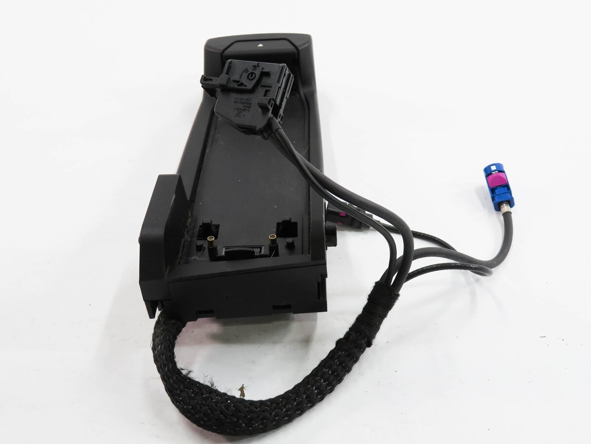 Thumbnail 6: 2013 BMW 740i (F01) FRONT CENTER CONSOLE CELL PHONE SNAP IN CRADLE