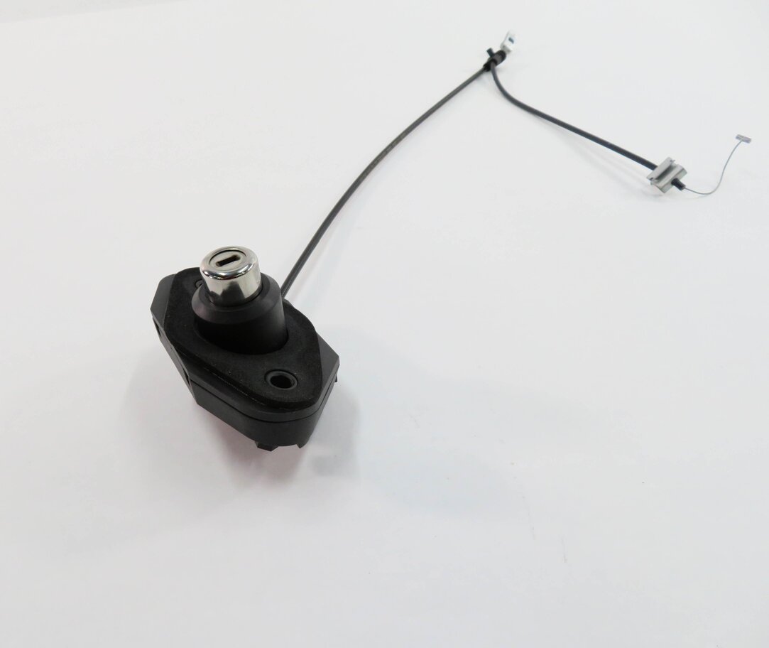 Thumbnail 3: 2013 BMW 740i (F01) REAR TRUNK LOCK CYLINDER PUSH BUTTON (DOES NOT INCLUDE KEY)
