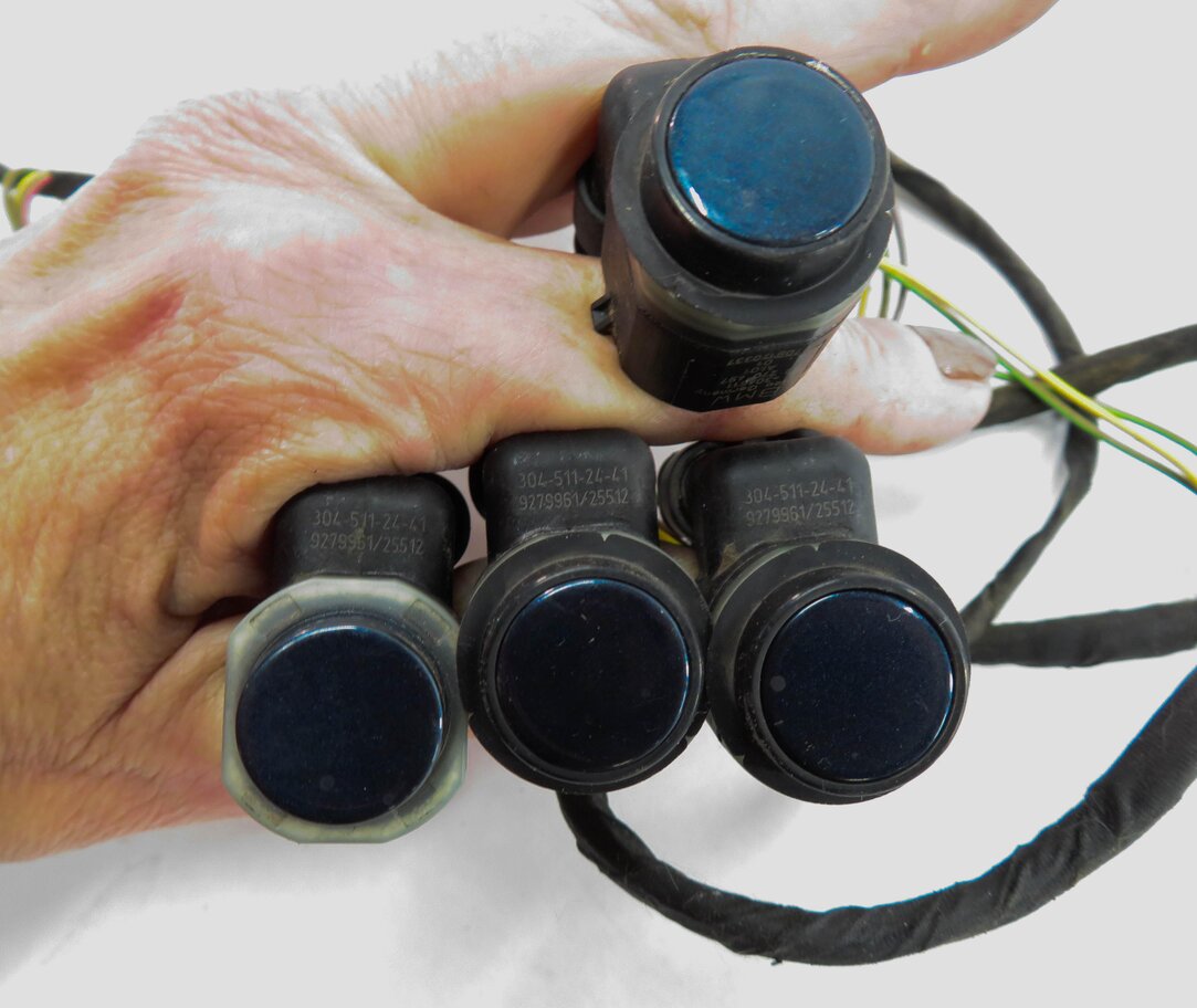 Thumbnail 5: 2013 BMW 740i (F01) REAR PDC PARK DISTANCE SENSOR SET w/ HARNESS (MIDNIGHT BLUE)