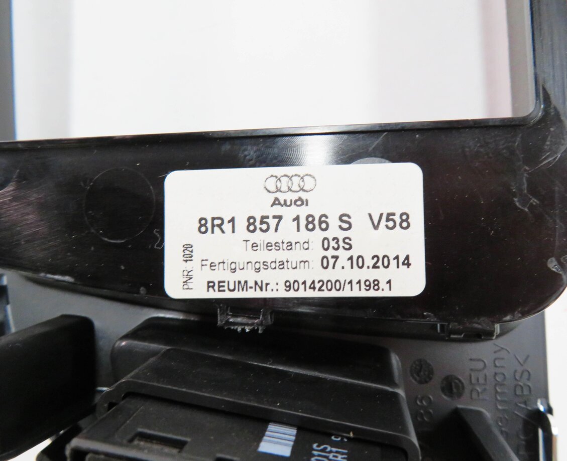 Thumbnail 7: 2015 AUDI SQ5 (B8 8R) GPS NAV NAVIGATION SCREEN TRIM PIECE w/ HAZARD SWITCH
