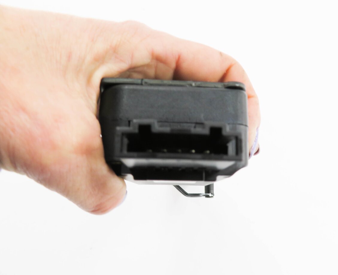 Thumbnail 7: 2015 AUDI SQ5 (B8 8R) REAR TRUNK LOCK LATCH ACTUATOR MOTOR STRIKER PLATE