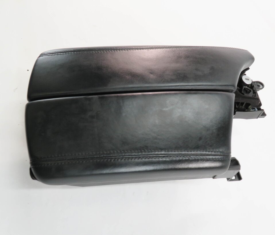 Thumbnail 5: 2012-2016 BMW 528i 535i 550i (F10) FRONT CENTER CONSOLE ARM REST LID (BLACK)
