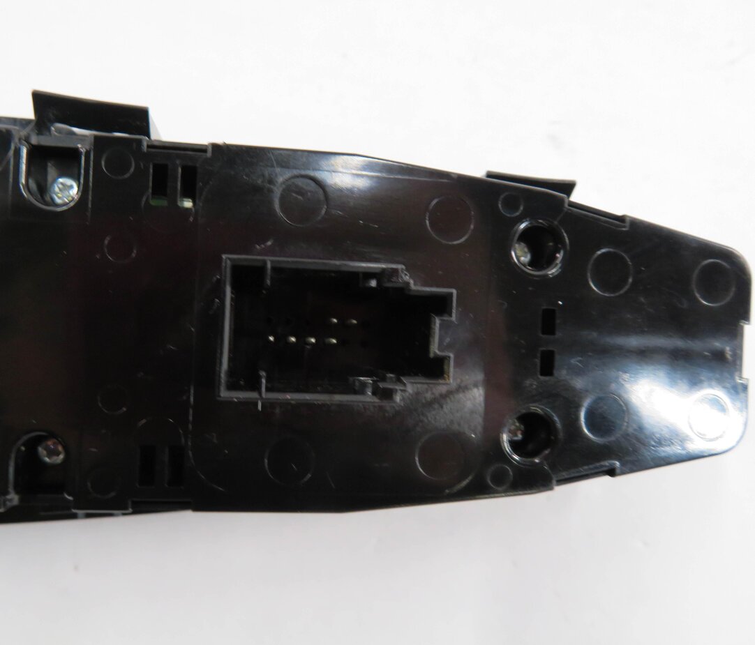 Thumbnail 7: 10-19 BMW 528i 535i 550i 650i M5 M6 X3 (F10 F12 F25) DRIVER P-FOLD WINDOW SWITCH