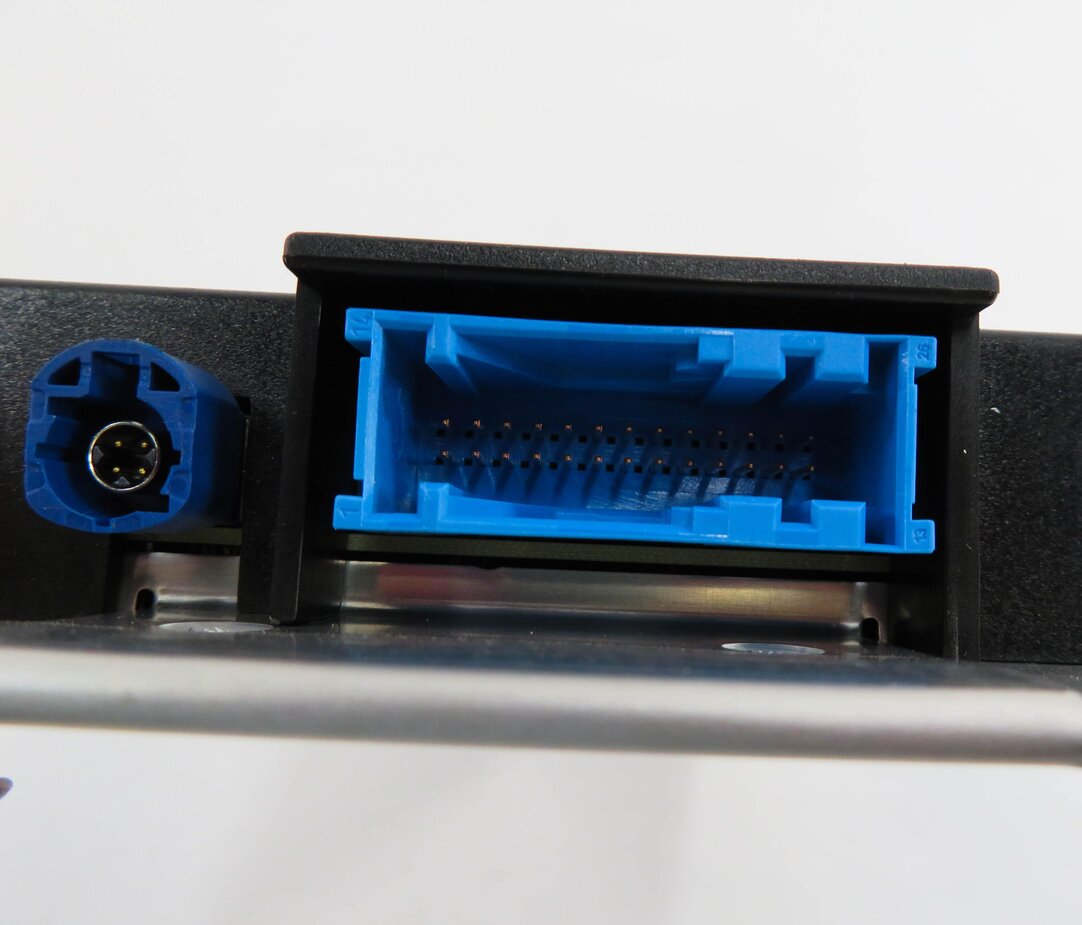 Thumbnail 5: 2015 BMW 535i (F10) BLUETOOTH TELEMATICS COMMUNICATION CONTROL MODULE