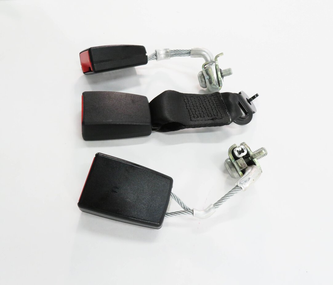 Thumbnail 3: 2015 BMW 535i (F10) REAR SEAT - SEATBELT BUCKLE RECEIVER SET-3 (BLACK)