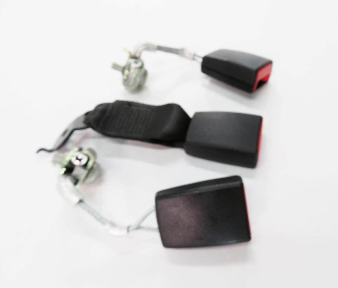 Thumbnail 4: 2015 BMW 535i (F10) REAR SEAT - SEATBELT BUCKLE RECEIVER SET-3 (BLACK)