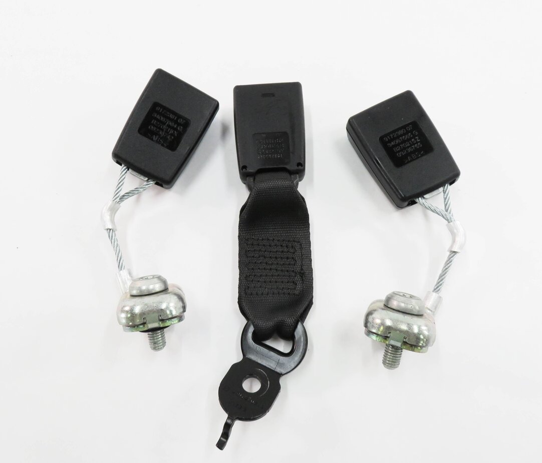 Thumbnail 5: 2015 BMW 535i (F10) REAR SEAT - SEATBELT BUCKLE RECEIVER SET-3 (BLACK)