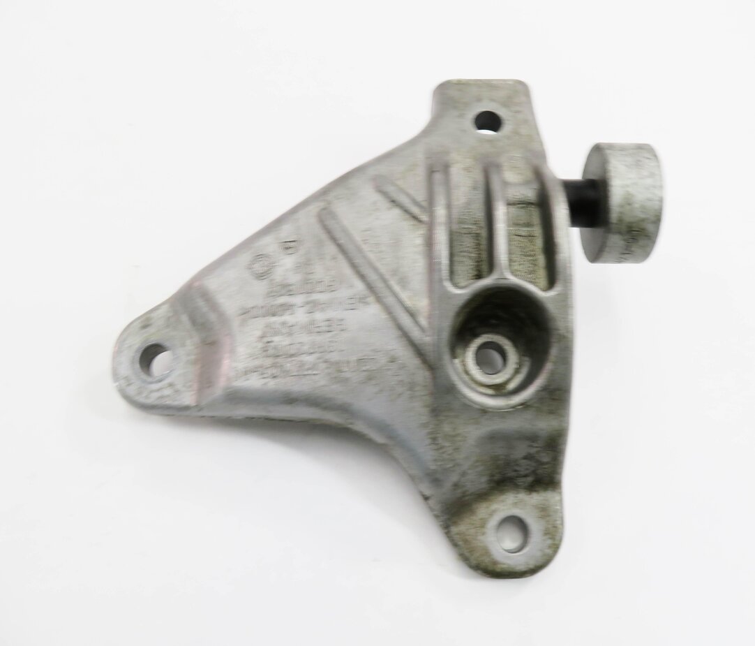 Thumbnail 5: 2015 BMW 535i (F10) 3.0L N55 TURBO - LEFT DRIVER ENGINE MOUNT BRACKET