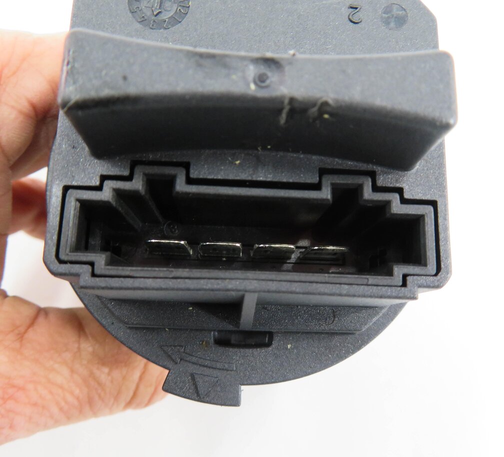 Thumbnail 6: 2007 BMW X5 (E70) REAR HEATER A/C BLOWER FAN MOTOR SPEED RESISTOR