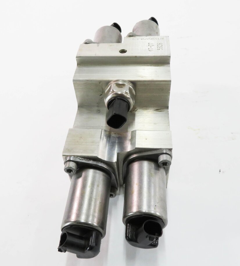 Thumbnail 7: 2007 BMW X5 (E70) 3.0L N52 ENGINE - DYNAMIC DRIVE HYDRAULIC VALVE BLOCK