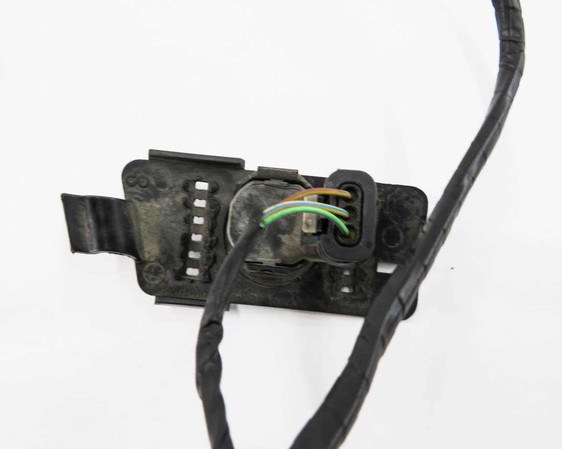 Thumbnail 6: 2007 BMW X5 (E70) REAR PDC PARK DISTANCE SENSOR SET w/ HARNESS (BLACK)