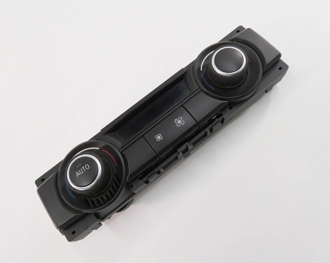 2007-2013 BMW X5 (E70) REAR HEATER A/C CLIMATE TEMPERATURE CONTROL PANEL