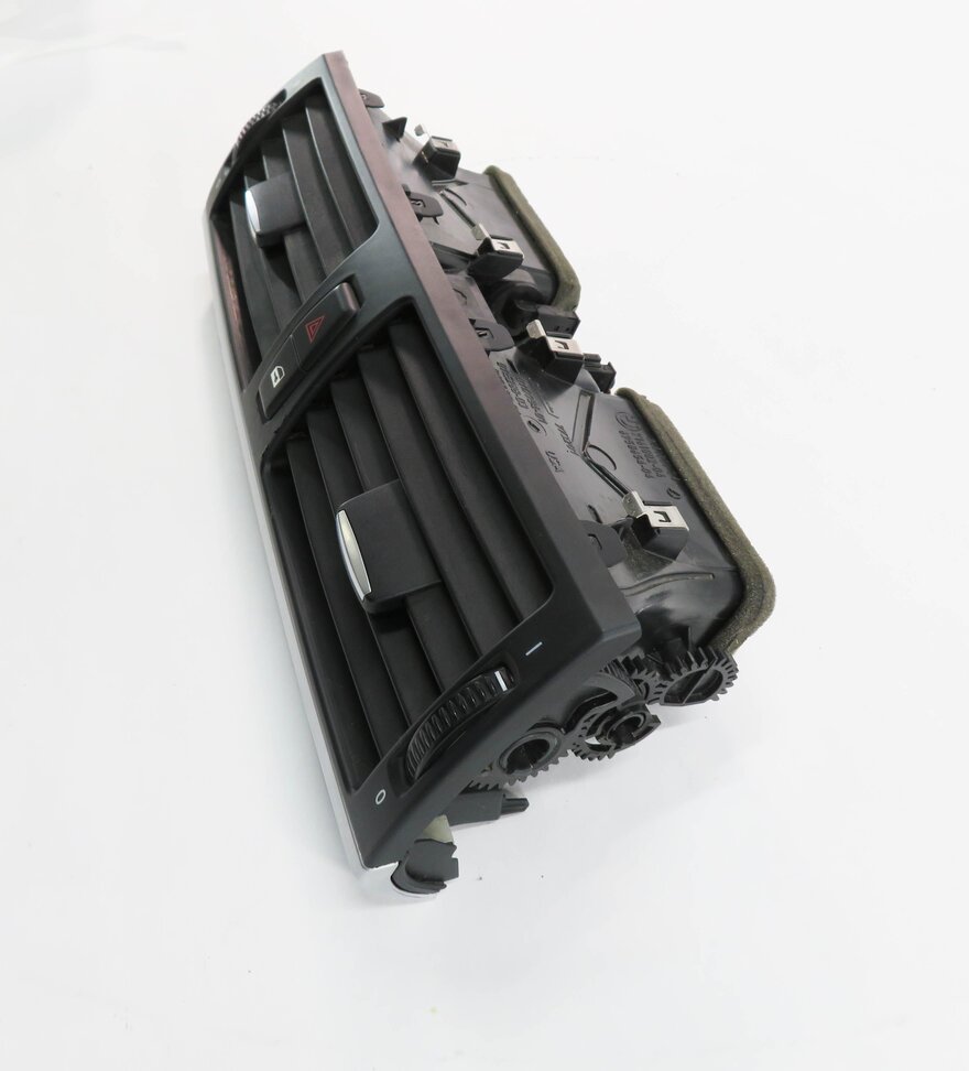 Thumbnail 3: 2007 BMW X5 (E70) CENTER DASH HEATER A/C AIR VENT w/ HAZARD & CENTRAL LOCK