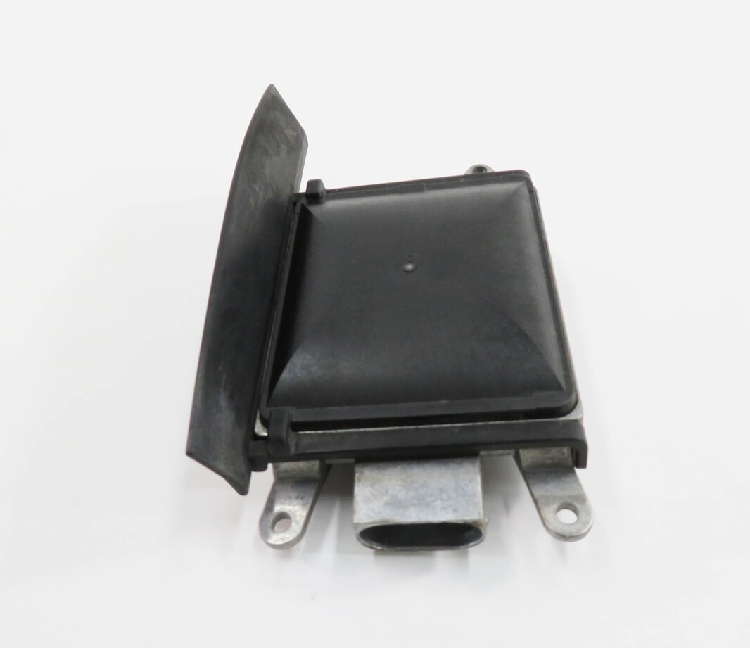 Thumbnail 2: 2011 BMW 550i (F10) RIGHT LANE DEPARTURE WARNING BLIND SPOT MODULE (MASTER)
