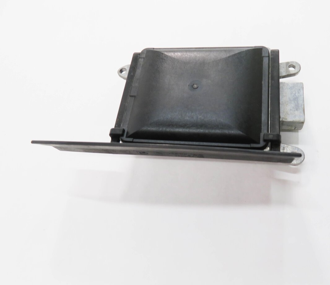 Thumbnail 4: 2011 BMW 550i (F10) RIGHT LANE DEPARTURE WARNING BLIND SPOT MODULE (MASTER)