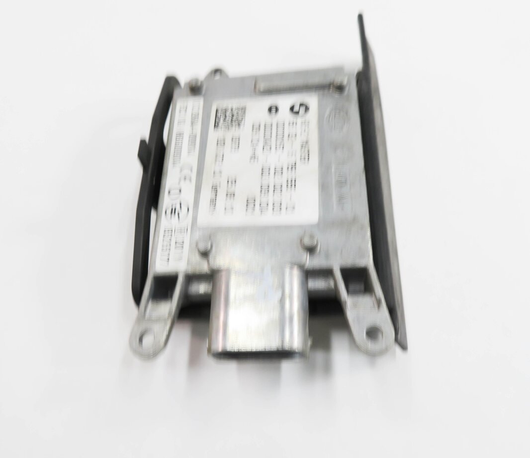 Thumbnail 5: 2011 BMW 550i (F10) RIGHT LANE DEPARTURE WARNING BLIND SPOT MODULE (MASTER)