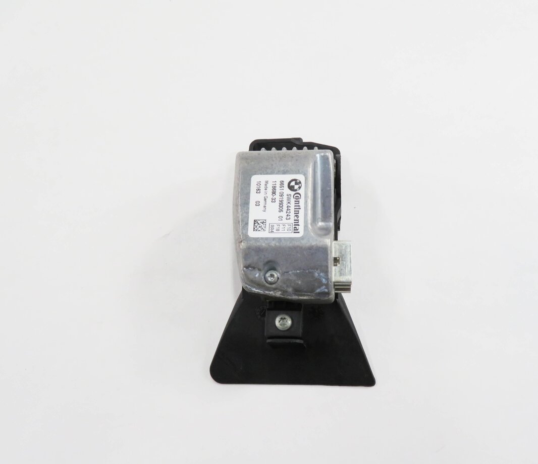 Thumbnail 6: 2011-2012 BMW 528i 535i 550i M5 (F10) FRONT LANE DEPARTURE WARNING CAMERA