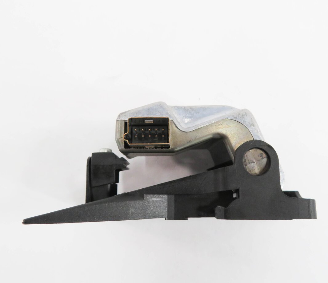 Thumbnail 7: 2011-2012 BMW 528i 535i 550i M5 (F10) FRONT LANE DEPARTURE WARNING CAMERA