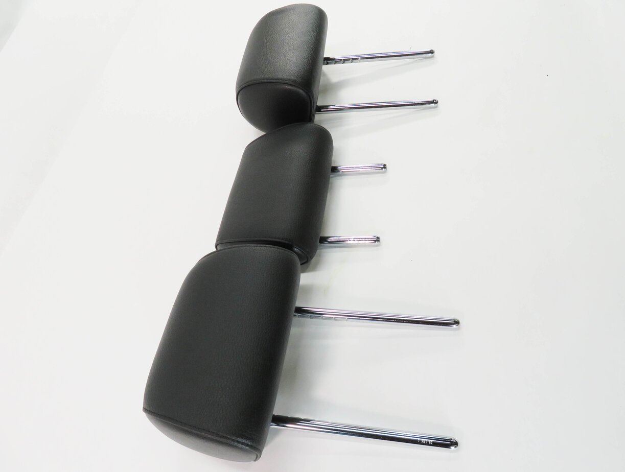 Thumbnail 4: 2011 BMW 550i (F10) REAR SEAT HEADREST SET-3 (BLACK DAKOTA LEATHER PLCSW)