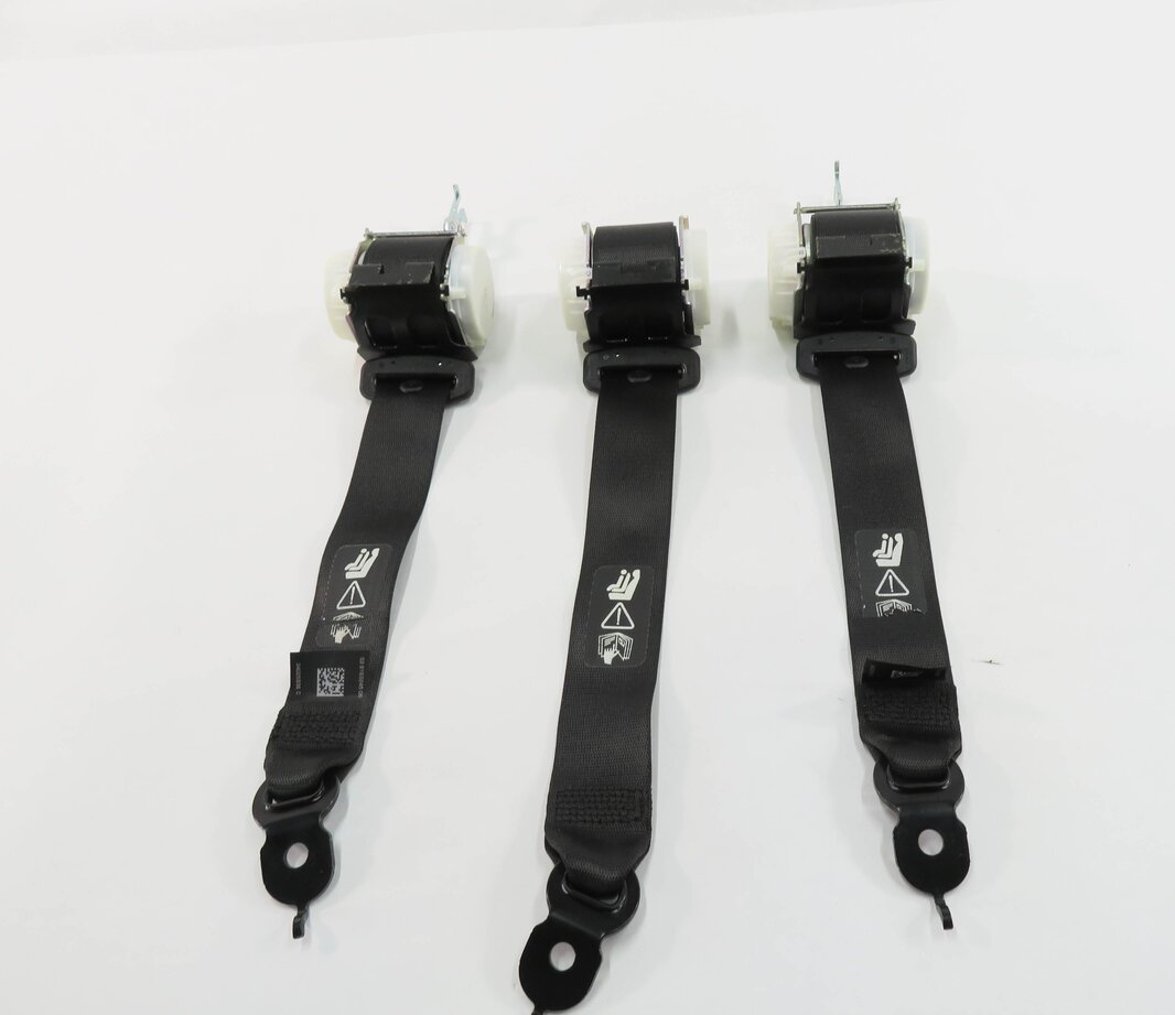 Thumbnail 2: 2011 BMW 550i (F10) REAR SEAT SEATBELT RETRACTOR SET-3 (BLACK)