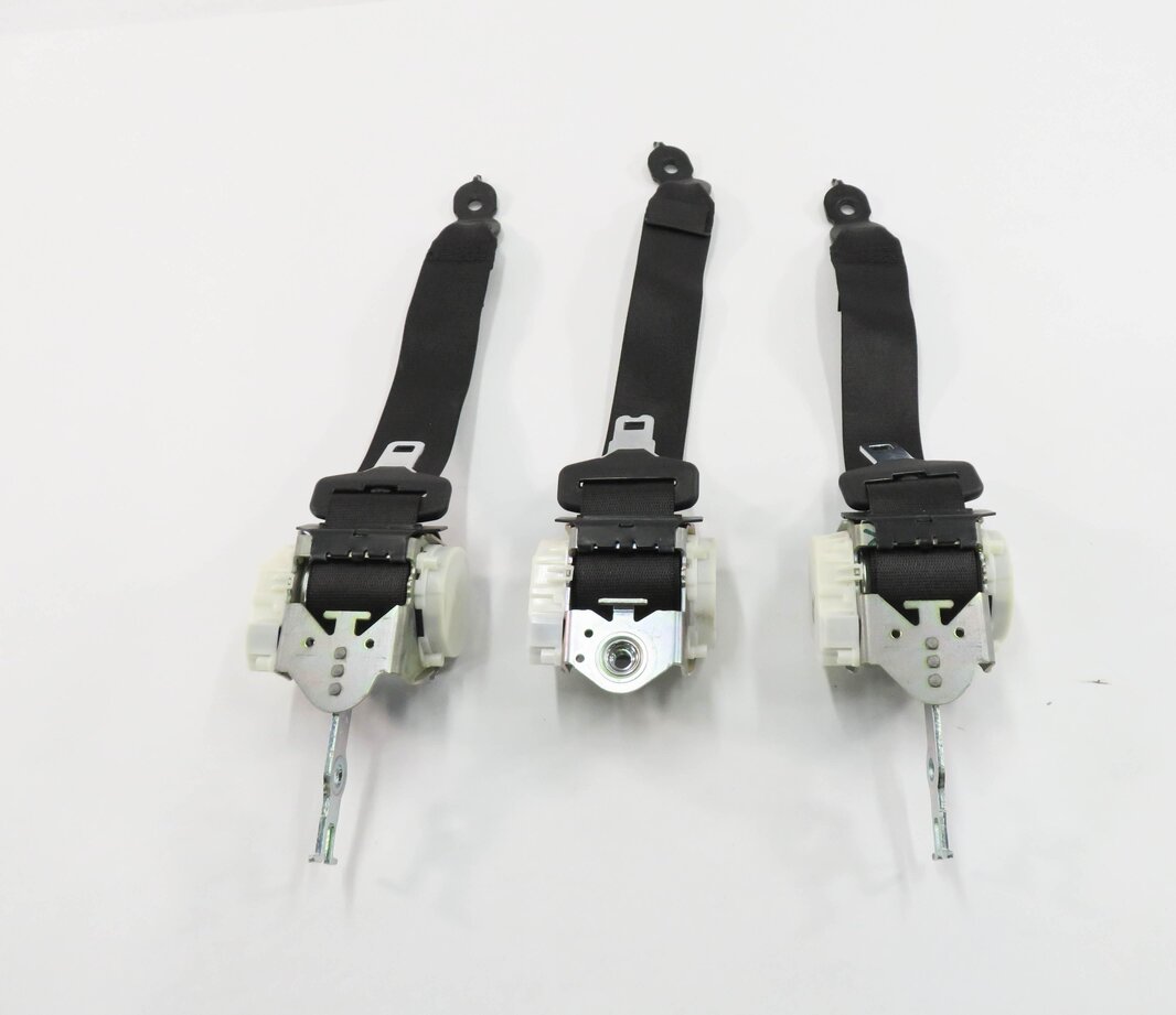 Thumbnail 5: 2011 BMW 550i (F10) REAR SEAT SEATBELT RETRACTOR SET-3 (BLACK)