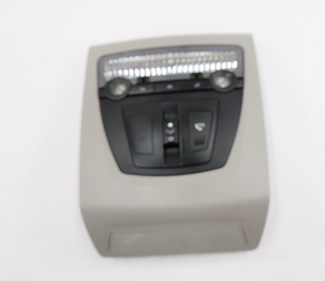 Thumbnail 3: 2011 BMW 550i (F10) FRONT DOME LIGHT MAP READING COURTESY LIGHT LAMP (GRAY)