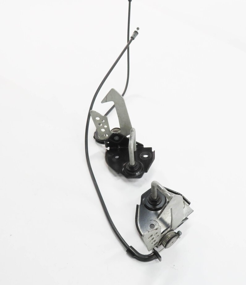 Thumbnail 3: 2011 BMW 550i (F10) FRONT LEFT & RIGHT UPPER HOOD LOCK LATCH SET-2
