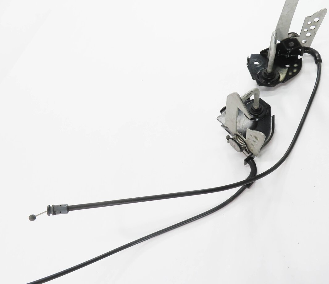 Thumbnail 4: 2011 BMW 550i (F10) FRONT LEFT & RIGHT UPPER HOOD LOCK LATCH SET-2