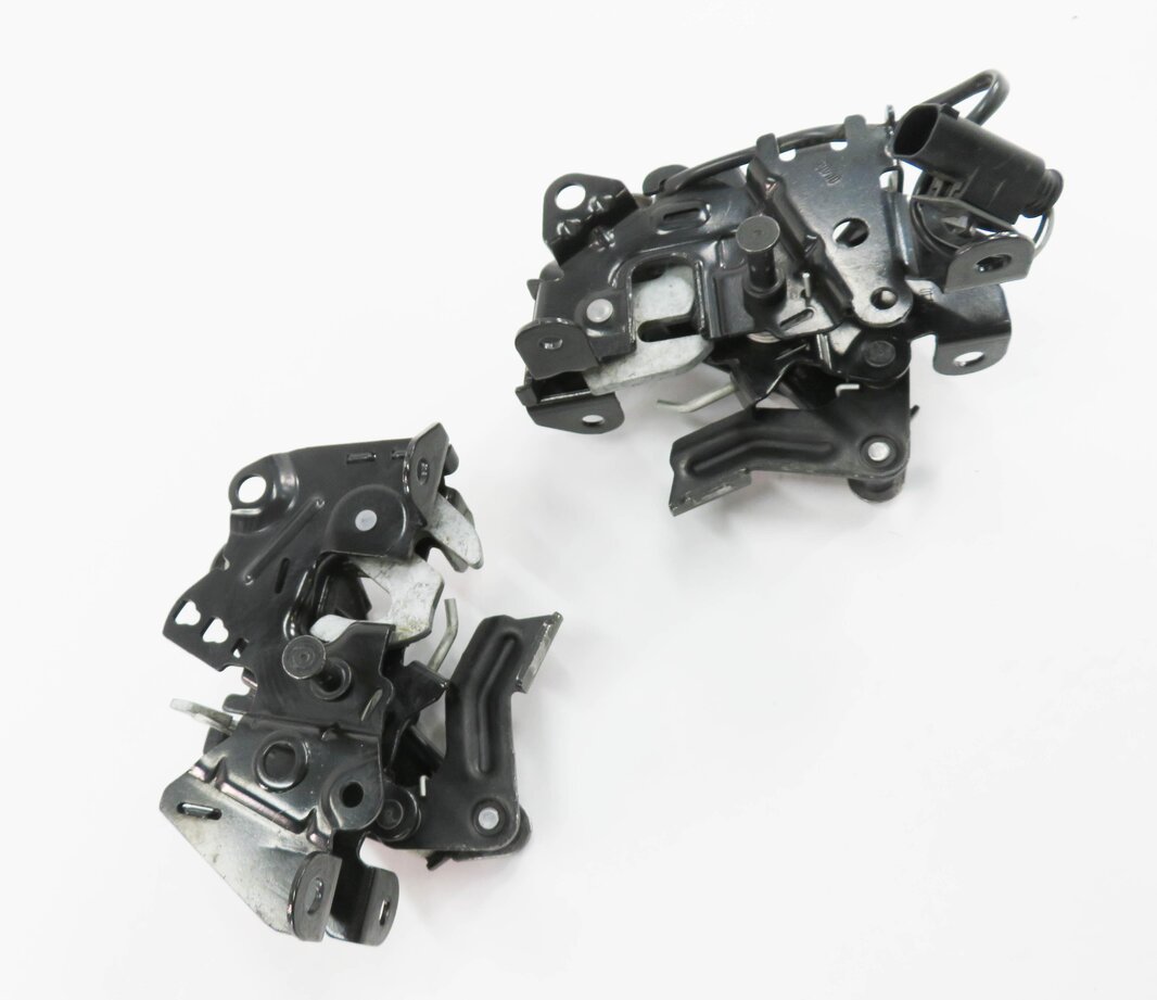 2011 BMW 550i (F10) FRONT LEFT & RIGHT LOWER HOOD LOCK LATCH SET-2