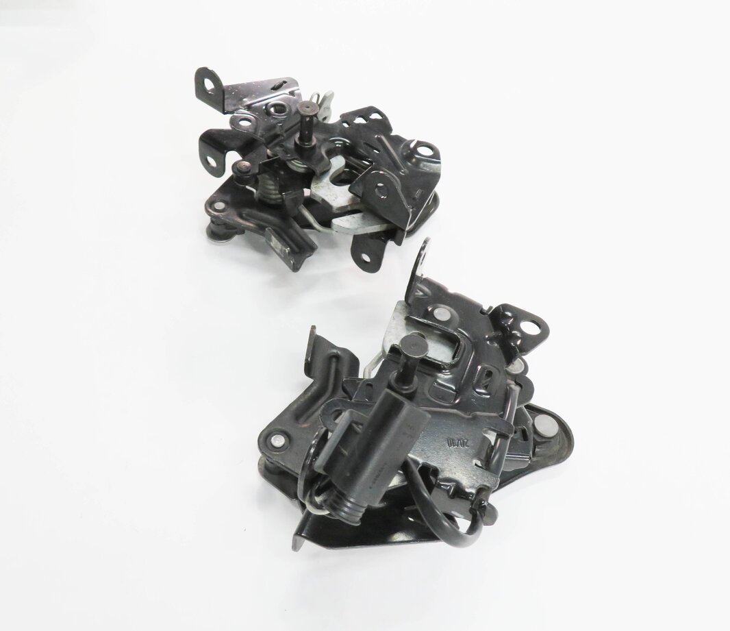 Thumbnail 4: 2011 BMW 550i (F10) FRONT LEFT & RIGHT LOWER HOOD LOCK LATCH SET-2