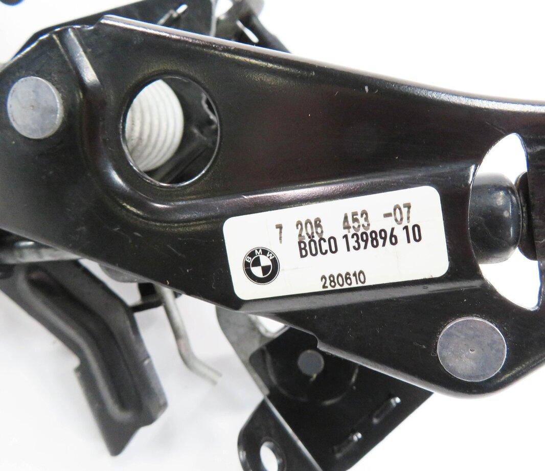 Thumbnail 7: 2011 BMW 550i (F10) FRONT LEFT & RIGHT LOWER HOOD LOCK LATCH SET-2