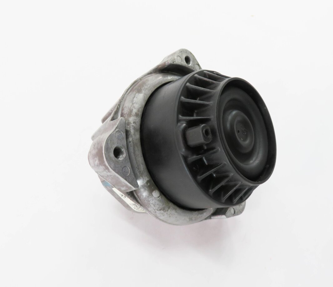 Thumbnail 4: 2011 BMW 550i (F10) 4.4L N63 TWIN TURBO ENGINE - RIGHT MOTOR MOUNT