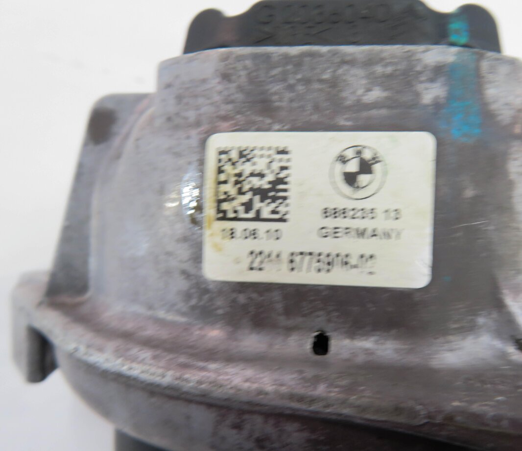 Thumbnail 7: 2011 BMW 550i (F10) 4.4L N63 TWIN TURBO ENGINE - RIGHT MOTOR MOUNT