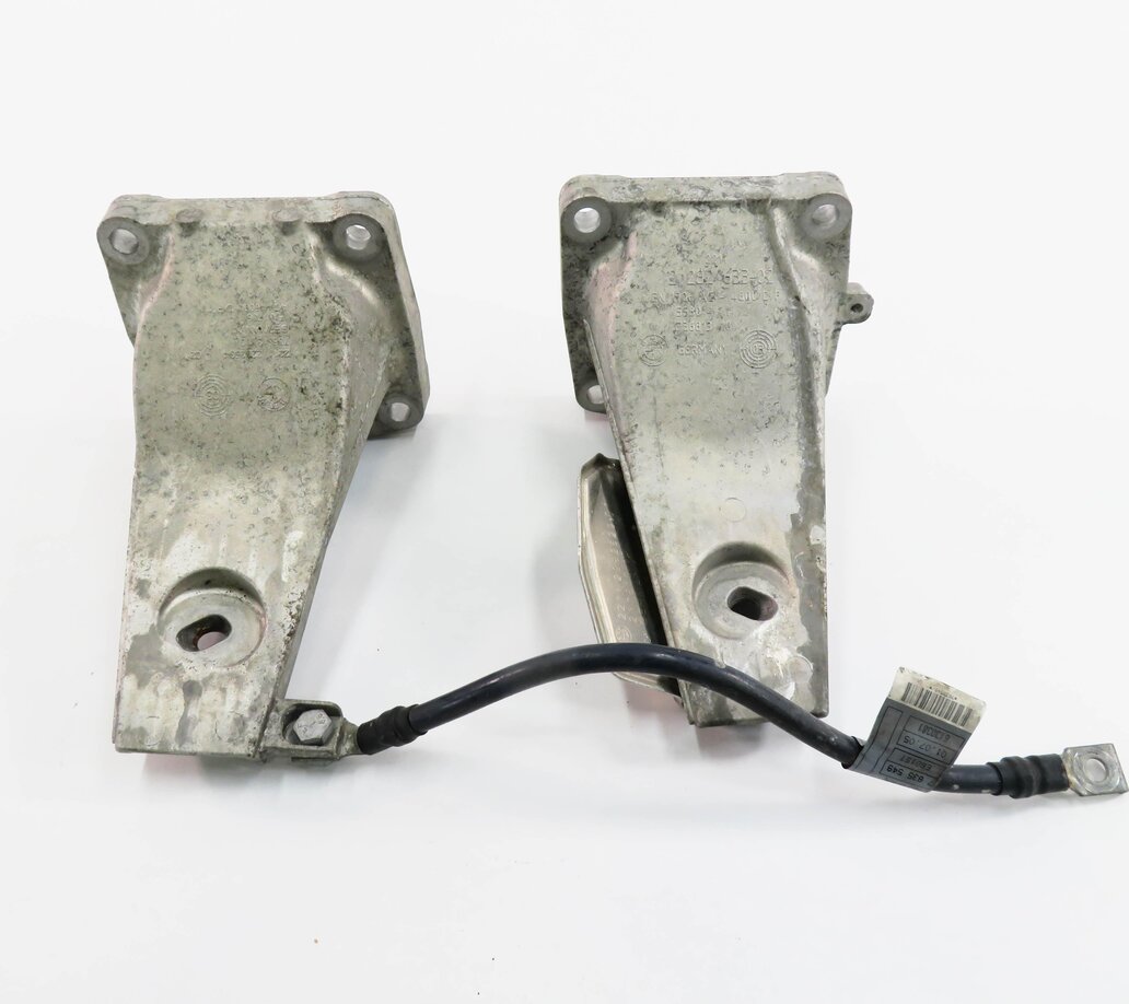 Thumbnail 2: 2006 BMW M5 ///M (E60) 5.0L V10 MOTOR - LEFT & RIGHT ENGINE MOUNT BRACKET SET-2