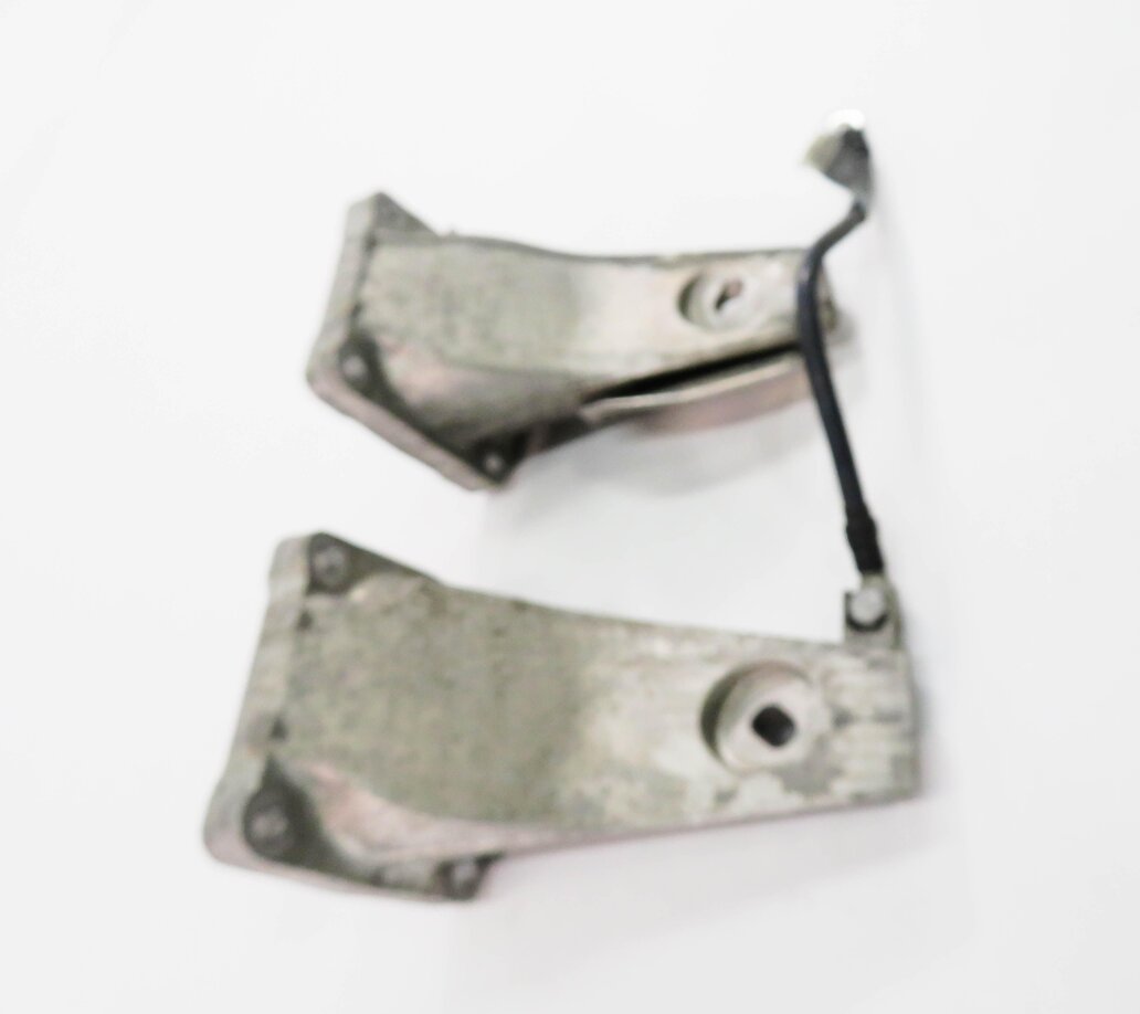 Thumbnail 4: 2006 BMW M5 ///M (E60) 5.0L V10 MOTOR - LEFT & RIGHT ENGINE MOUNT BRACKET SET-2